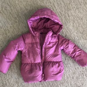 Warm girls puffer Gap. Down filling